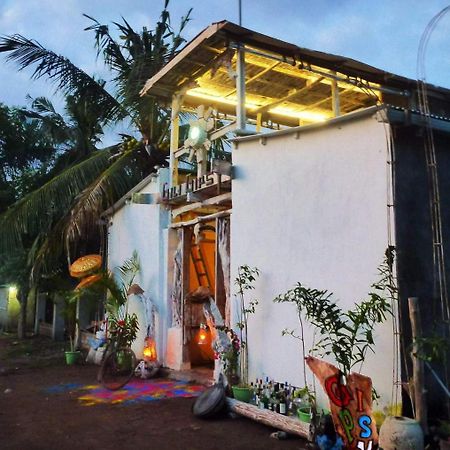 Хостел Gipsy Backpackers Гили Траванган Экстерьер фото