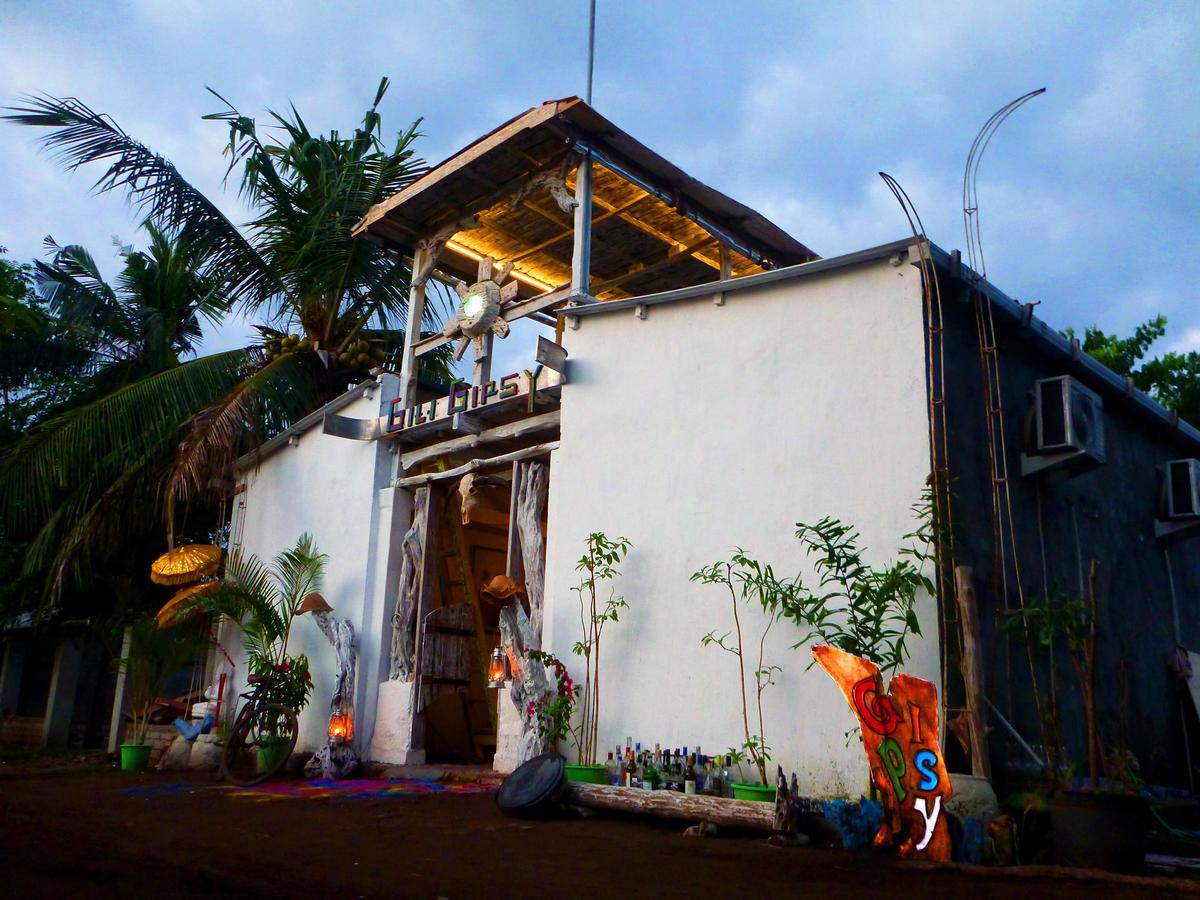 Хостел Gipsy Backpackers Гили Траванган Экстерьер фото