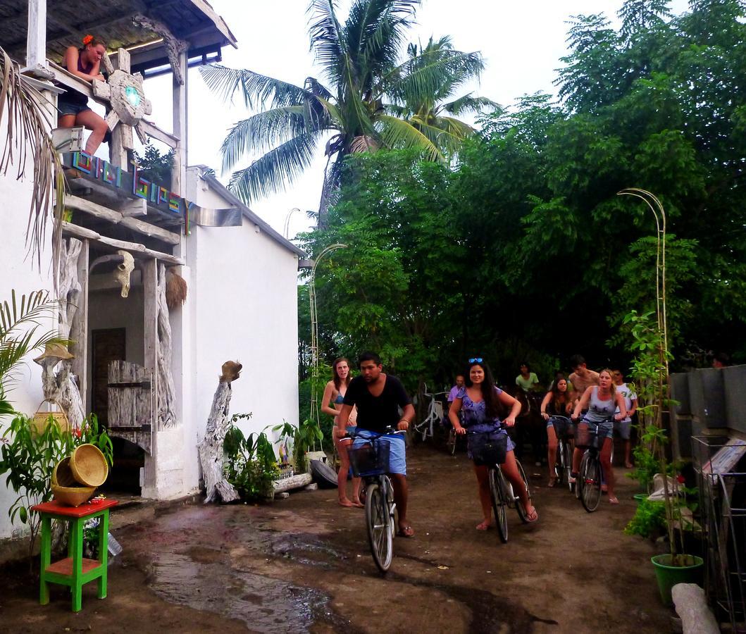 Хостел Gipsy Backpackers Гили Траванган Экстерьер фото
