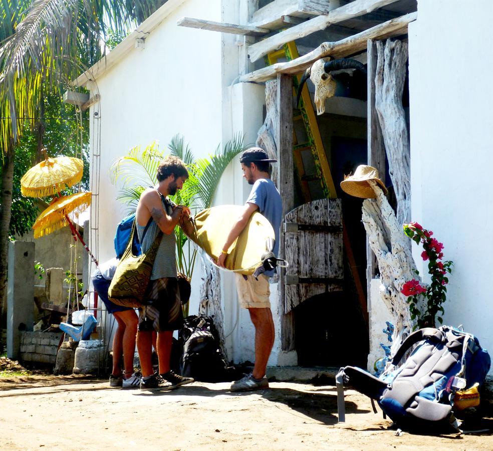 Хостел Gipsy Backpackers Гили Траванган Экстерьер фото