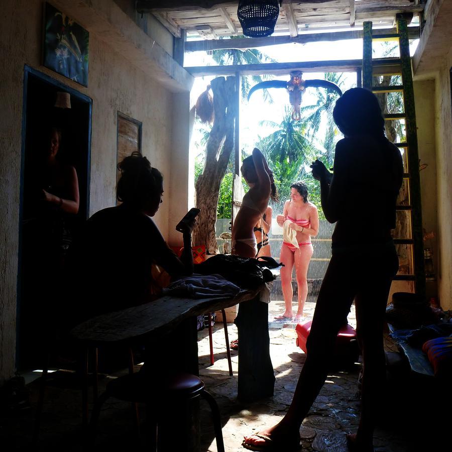 Хостел Gipsy Backpackers Гили Траванган Экстерьер фото