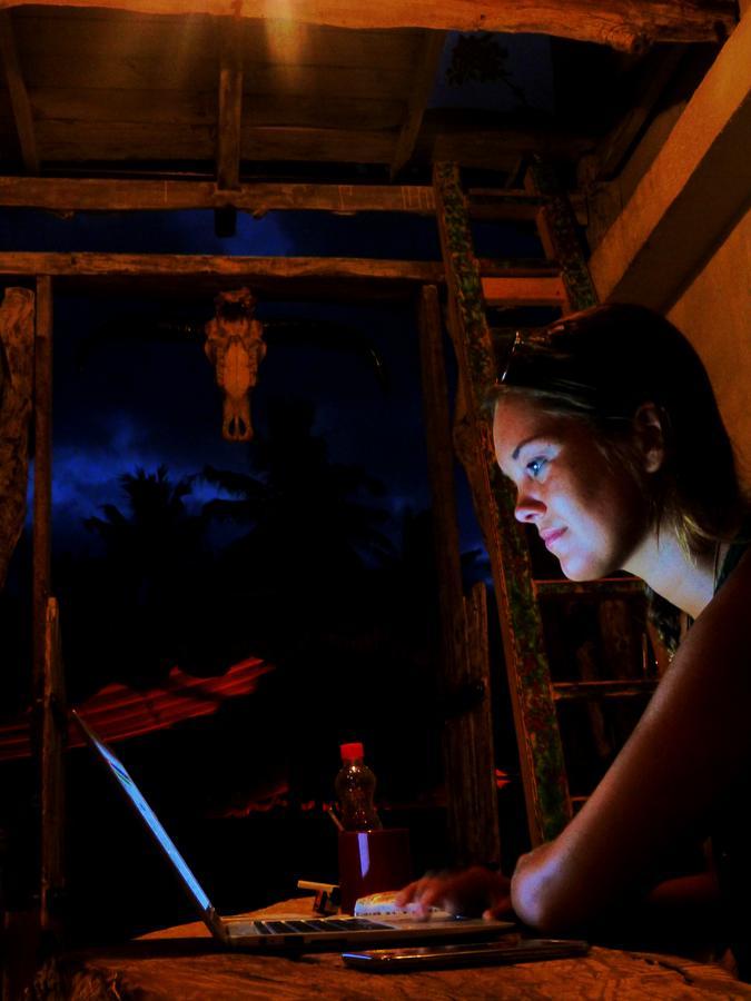 Хостел Gipsy Backpackers Гили Траванган Экстерьер фото