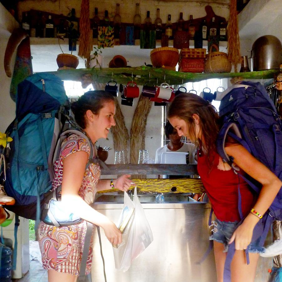 Хостел Gipsy Backpackers Гили Траванган Экстерьер фото